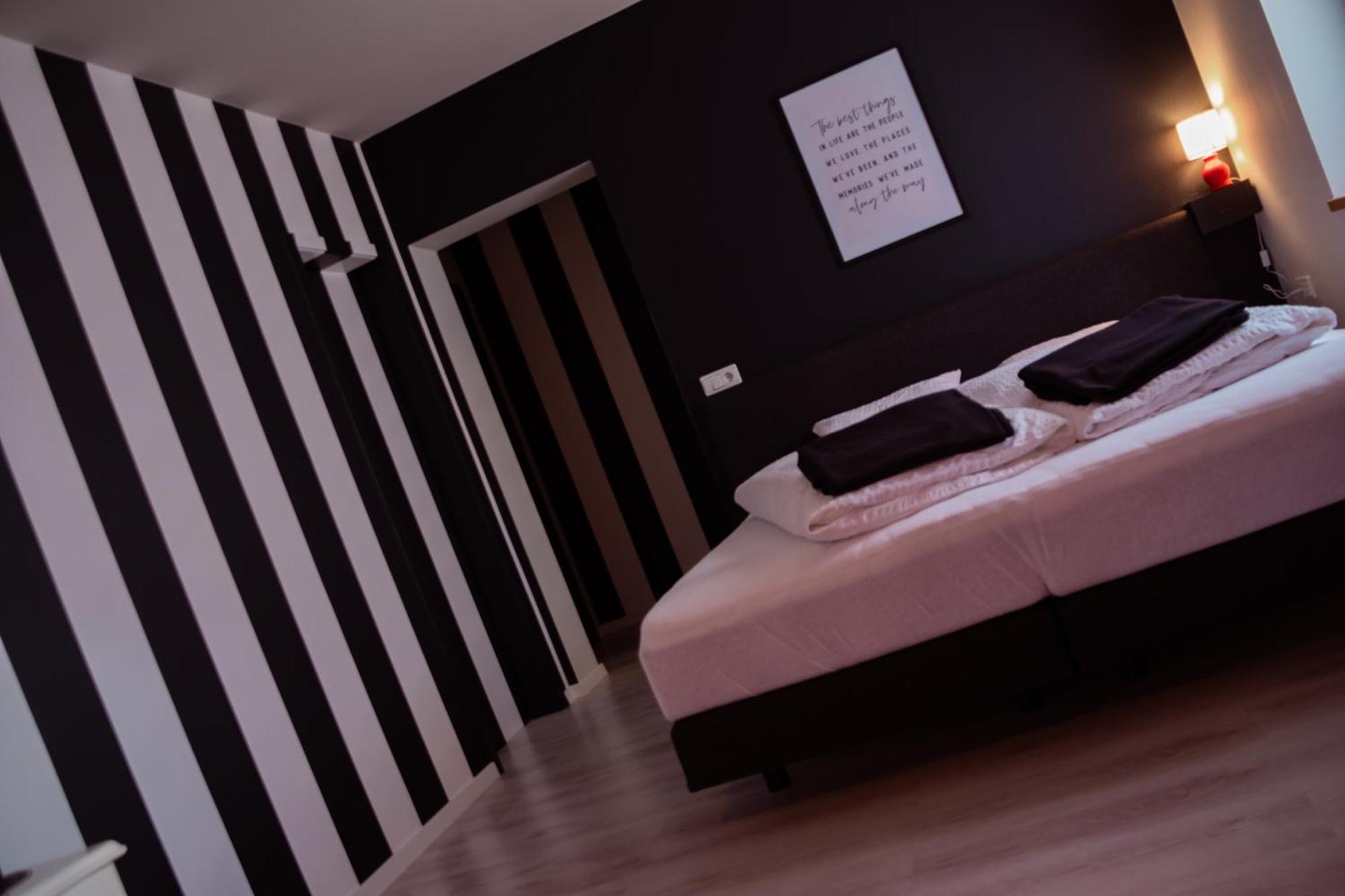 Garni Unterwegguetl Bed and Breakfast Naturns Buitenkant foto